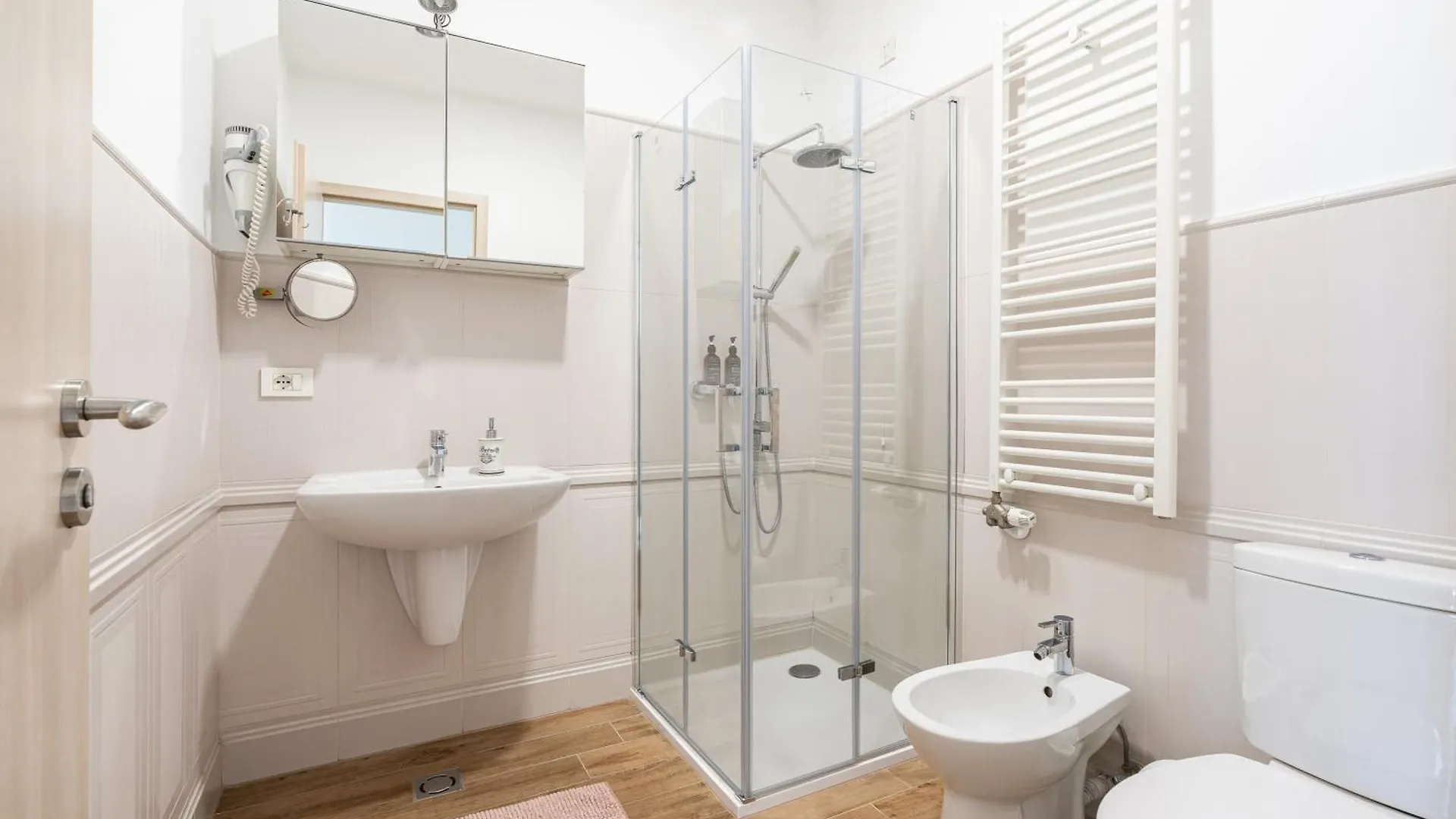 Amora Homes Basilica Monnalisa Luxury 3 Bedrooms Apartment With Amazing View Need Reservation X Free Parking Budapest