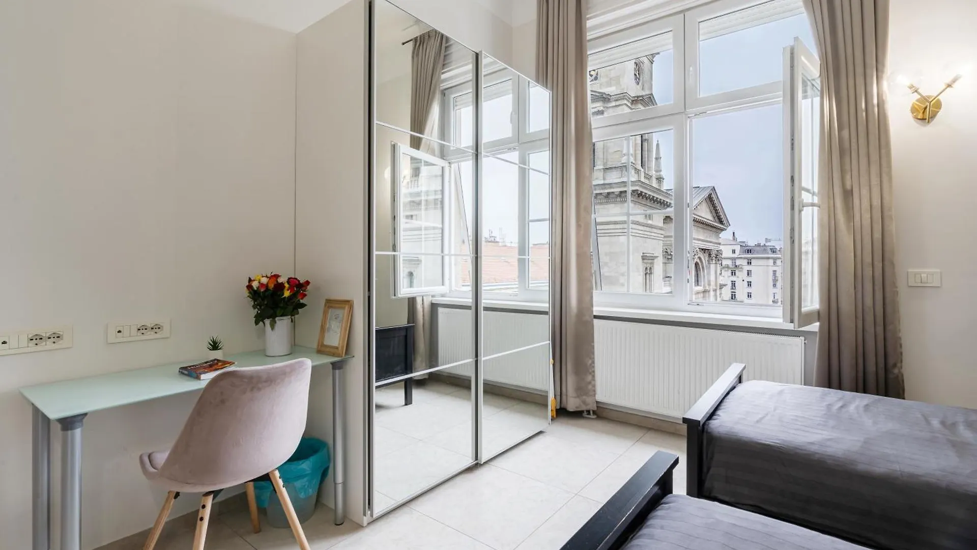 Amora Homes Basilica Monnalisa Luxury 3 Bedrooms Apartment With Amazing View Need Reservation X Free Parking Budapest