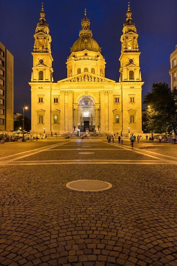 Amora Homes Basilica Monnalisa Luxury 3 Bedrooms Apartment With Amazing View Need Reservation X Free Parking Budapest 0*,  Hungary