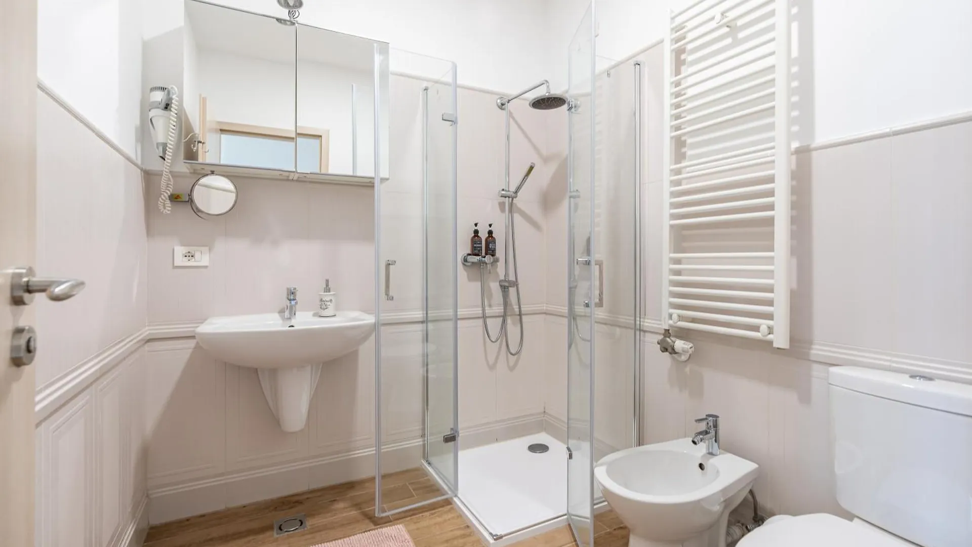 Amora Homes Basilica Monnalisa Luxury 3 Bedrooms Apartment With Amazing View Need Reservation X Free Parking Budapest